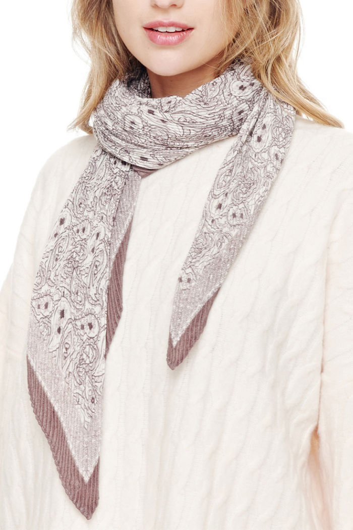 NECKERCHIEF SQUARE SCARF