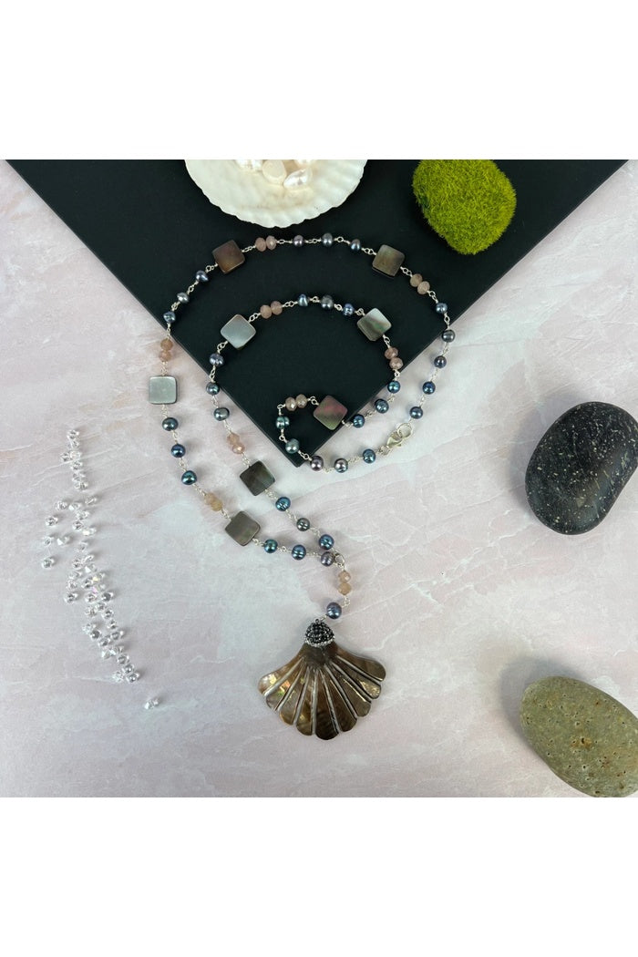 Shell Pendant Necklace