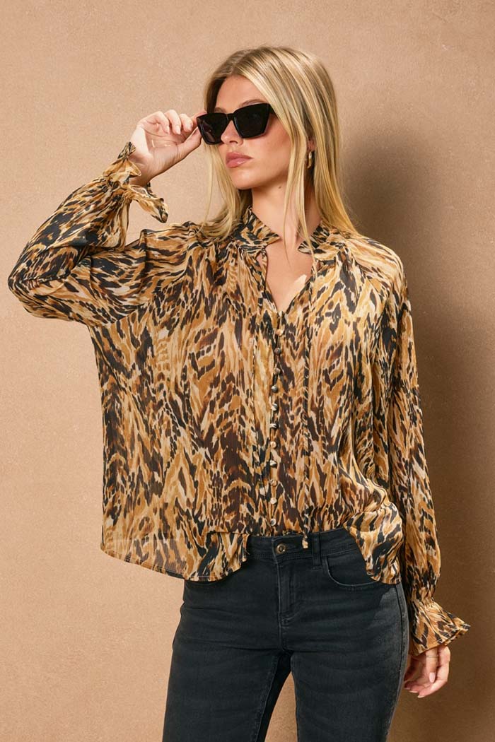 Deep Sleep Collar Blouse