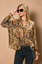Deep Sleep Collar Blouse