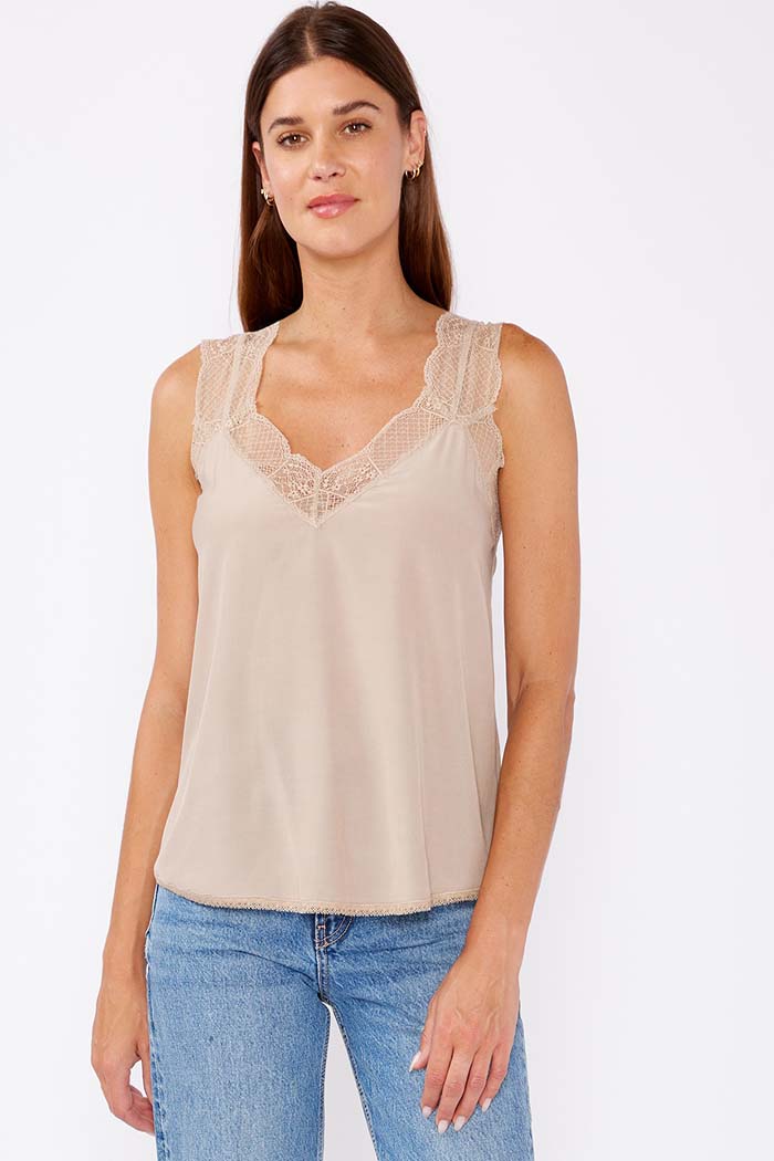 Scallop Lace Trim V-Neck Tank