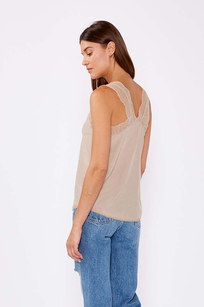 Scallop Lace Trim V-Neck Tank