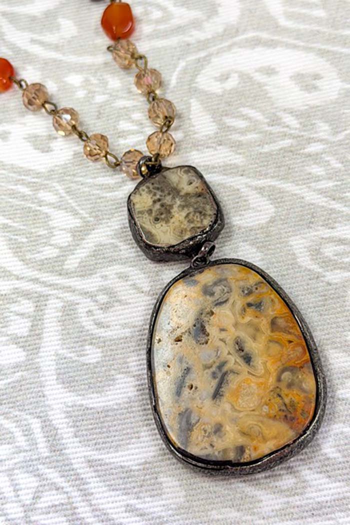 Agate Pendant Necklace