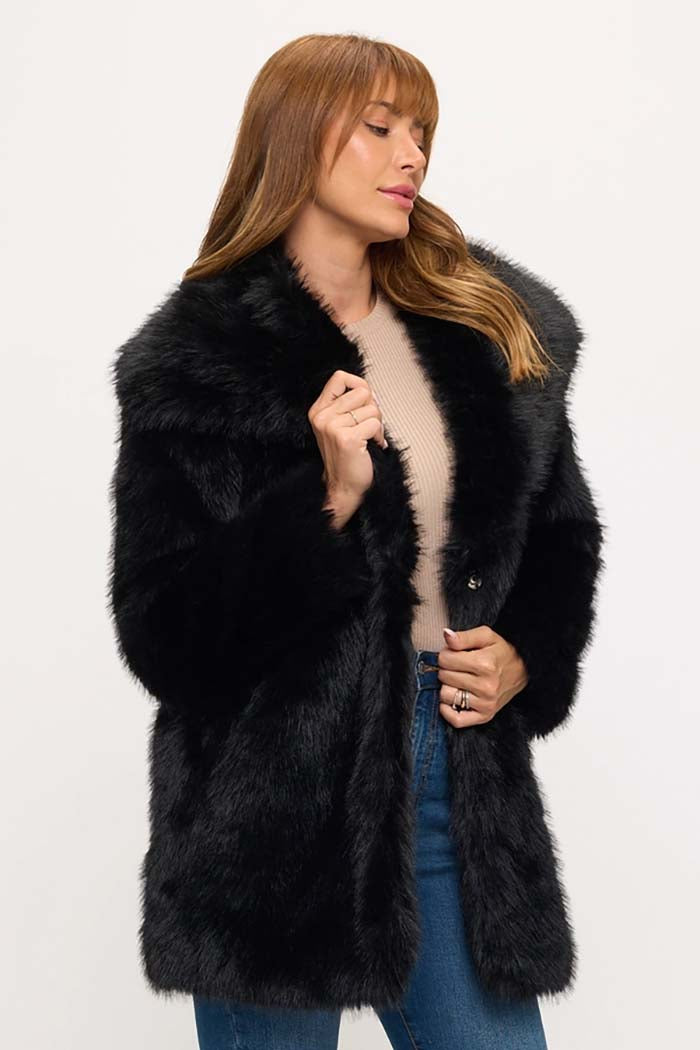 Luxe Cloud Oversized Faux Fur Coat