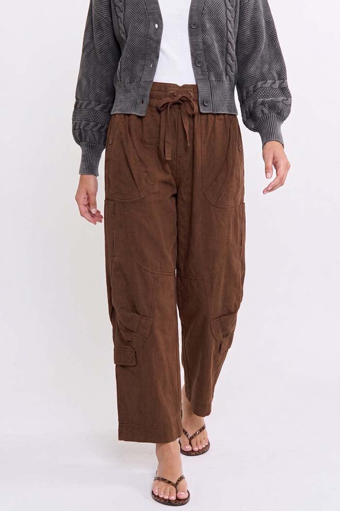 Wide-Leg Cargo Pants with Utility Pockets